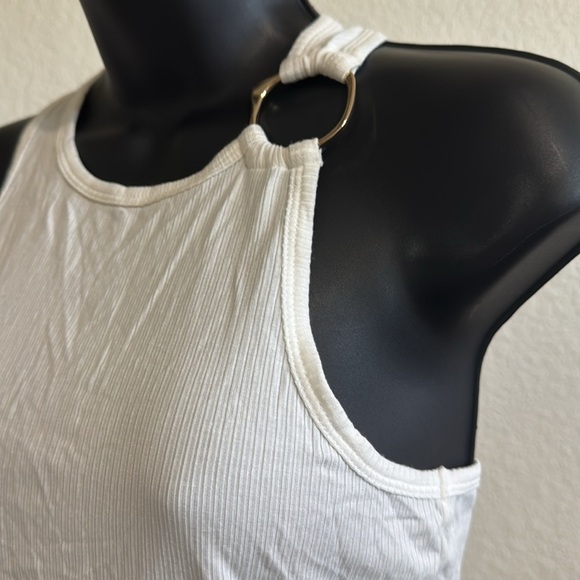 Bailey 44 White Ribbed Sleeveless Top with Ring Accent - Size Small - Picture 2 of 6